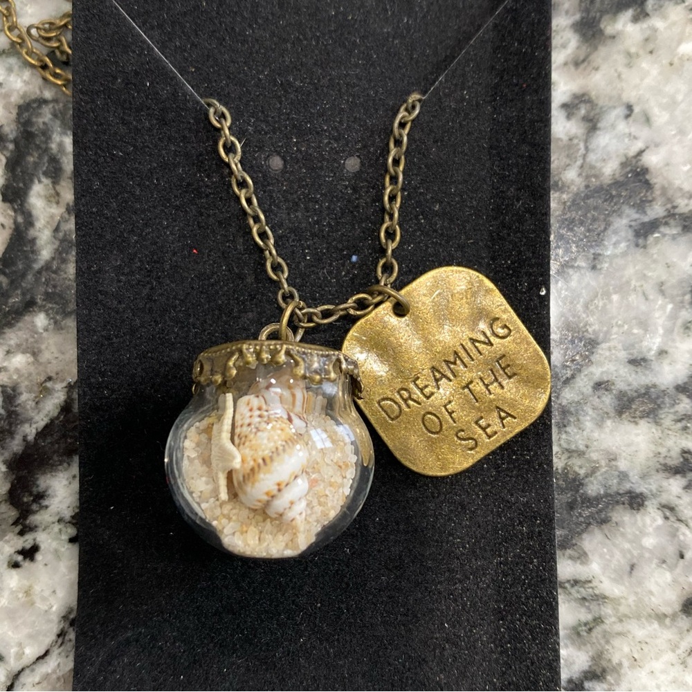 Dreaming of the sea necklace Nwot